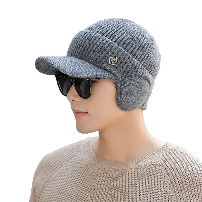 Men's Warm Knit Metal Label Duckbill Hat for Autumn/Winter - Windproof Design for Cycling and Outdoor Activities
