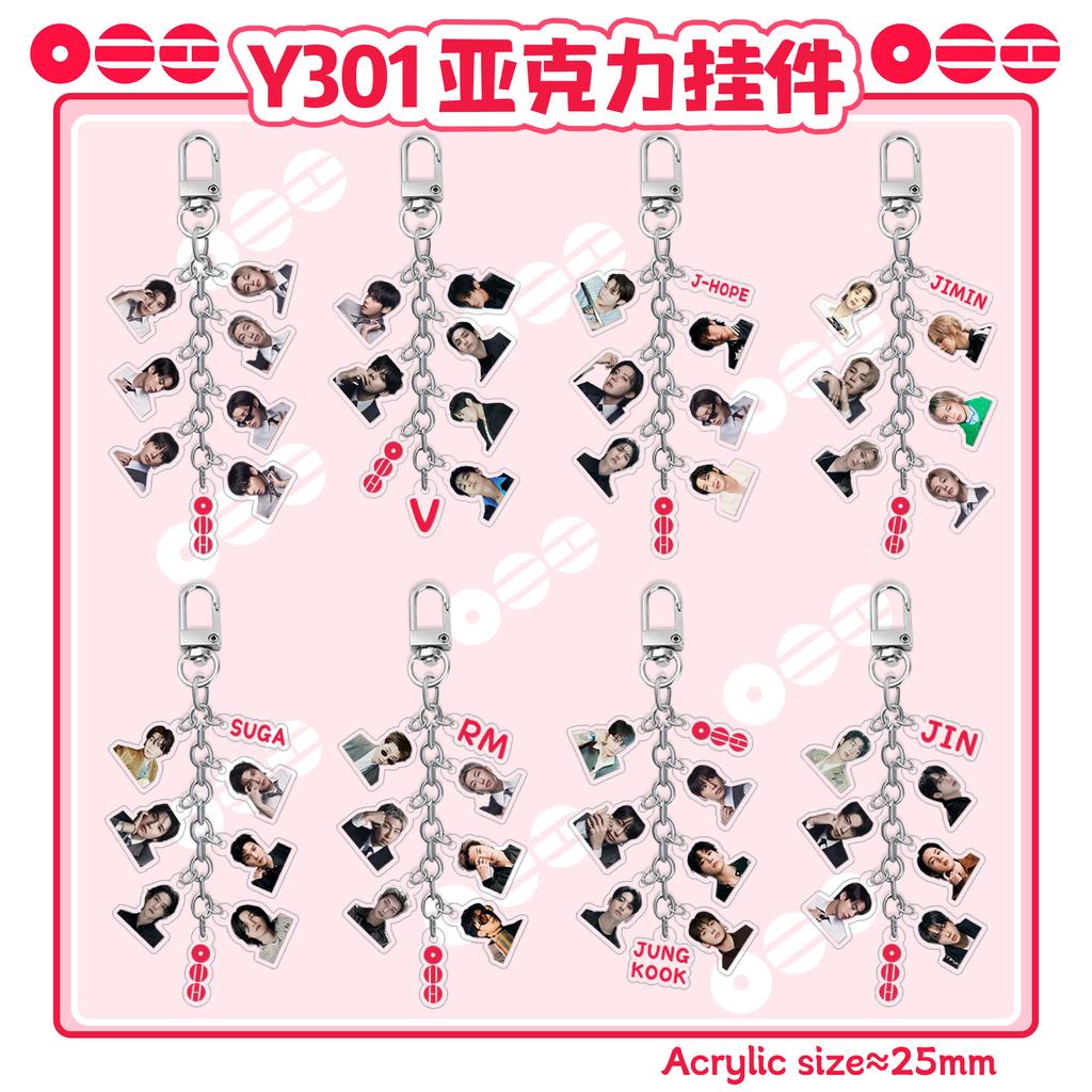 BTS Llavero Cadena de Fotos Arirang Tour, Colgante Mini Retrato de Miembro Acrílico con Etiqueta de Logo, Colgante de Bolsa Coleccionable para Fans Kpop ARMY