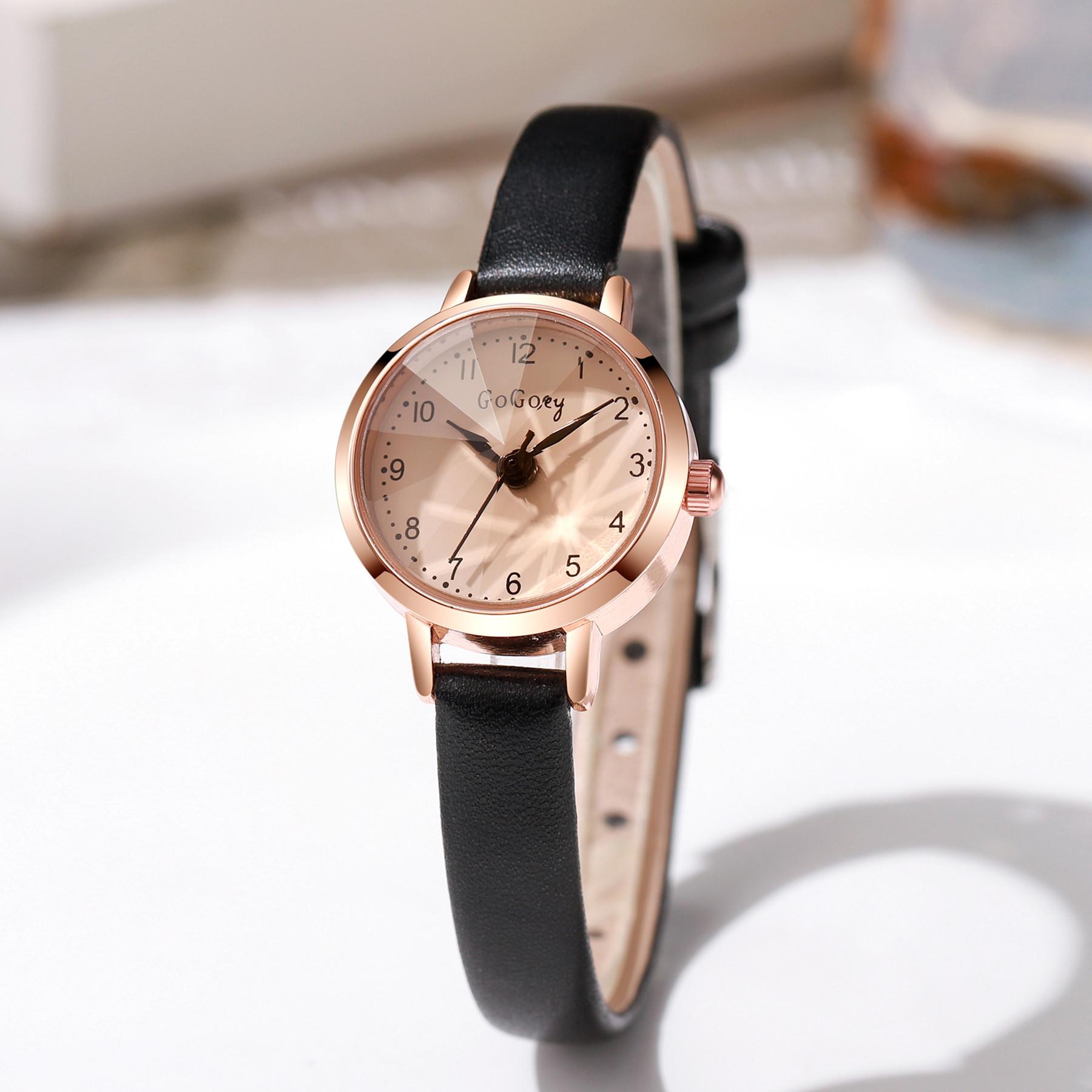 

Женские модные часы с высоким уровнем внешнего вида, арабскими цифрами на циферблате, круглым маленьким циферблатом и ремешком, кварцевые. чёрный