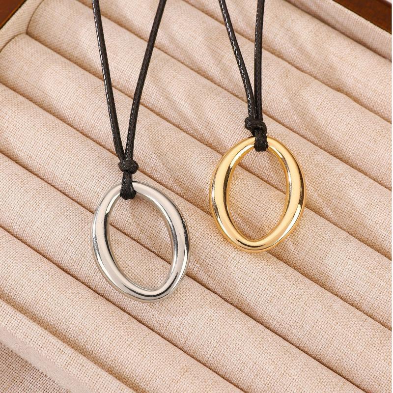 Vintage Runder Hohlanhänger Minimalistische Halskette für Damen Gold Silber Farbe Minimalistischer Schick Vielseitiger Kragen Schmuck