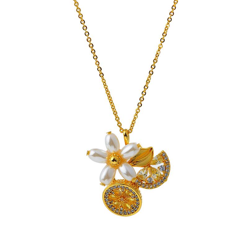 Lemon Petal Pearl Necklace with Zircon Rhinestones