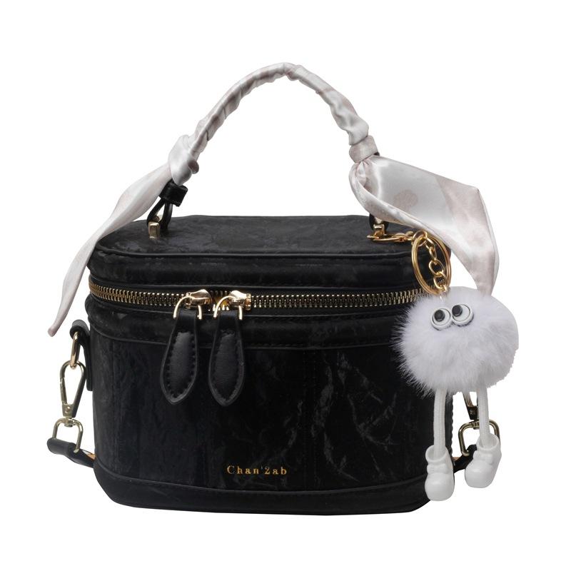 

Portable box bag women s 2025 new retro fashion small square bag high sense niche commuter versatile messenger bag