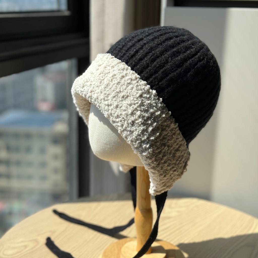New Hats for Women Autumn and Winter Lamb Hair Ear Protection Plus Velvet Knitted Hat with Face Small Toe Cap Cold Protection Hat