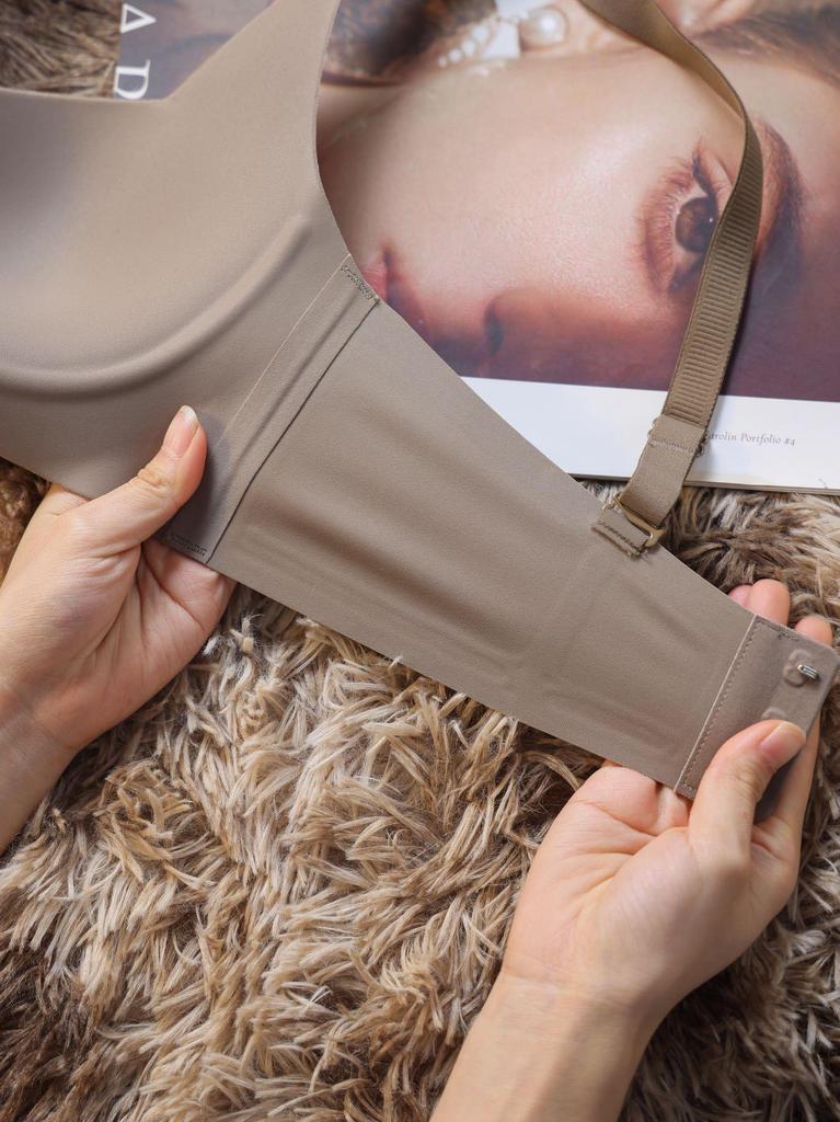 Wireless Seamless Push-Up Bra: Adjustable, Lightweight, Breathable, Soft, and Skin-Friendly Lingerie.