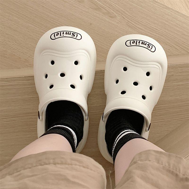 

Тонкая полоска Смешные Веселые Большие глаза Сделай сам Дырявые туфли Мальчик и Девочка Летние Уличные Нескользящие Ощущение ходьбы по дерьму Пара Сандалии No flower deduction milk White 36-37