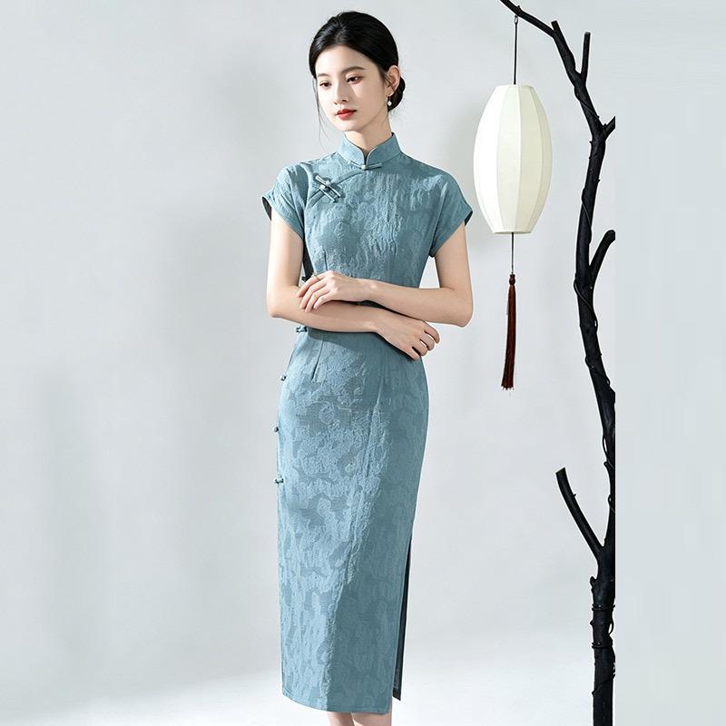 Blue-green with rotator sleeves, Republic of China style, new Chinese style, daily Suzhou long cheongsam, improved young women's high sense