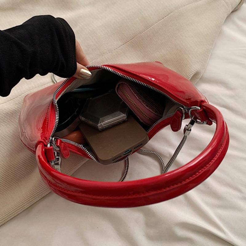 Geantă de lux din piele PU patentată pentru femei Genți șic la subrat Genți de mesagerie cu lanț pentru doamne Pochet roșu de petrecere cu subsuoară