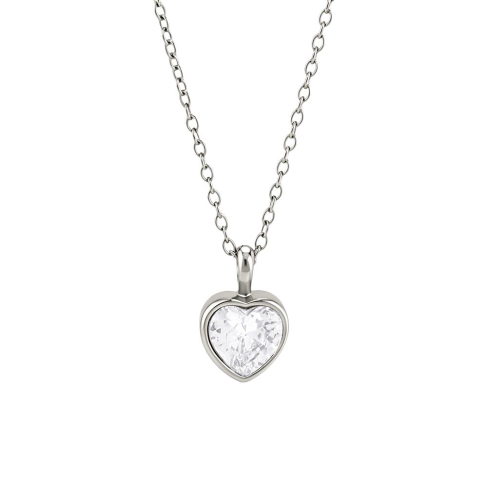 Waterproof Geometric Pendant Necklace PVD Plated Heart Pendant Necklace For Women