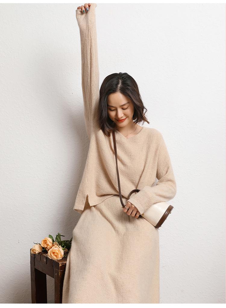 Korean Style Women's V-Neck Cashmere Pullover Sweater, 2023 New Loose Fit, Slimming & Flaw-Hiding Solid Color Knitwear