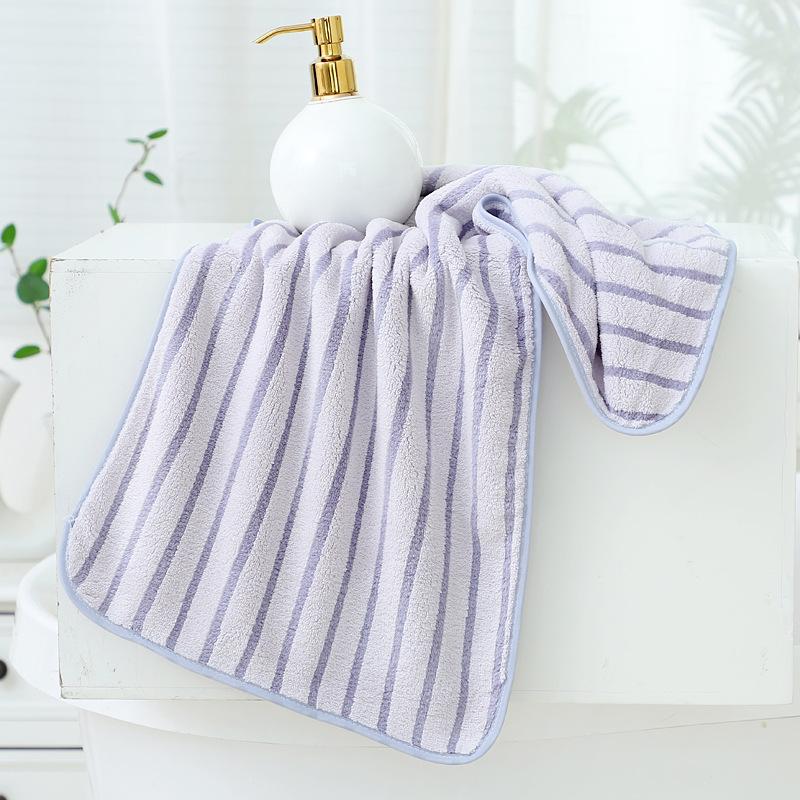 

Утолщенное полотенце с цветной полосатой окантовкой и петлей для подвешивания 35*75cm