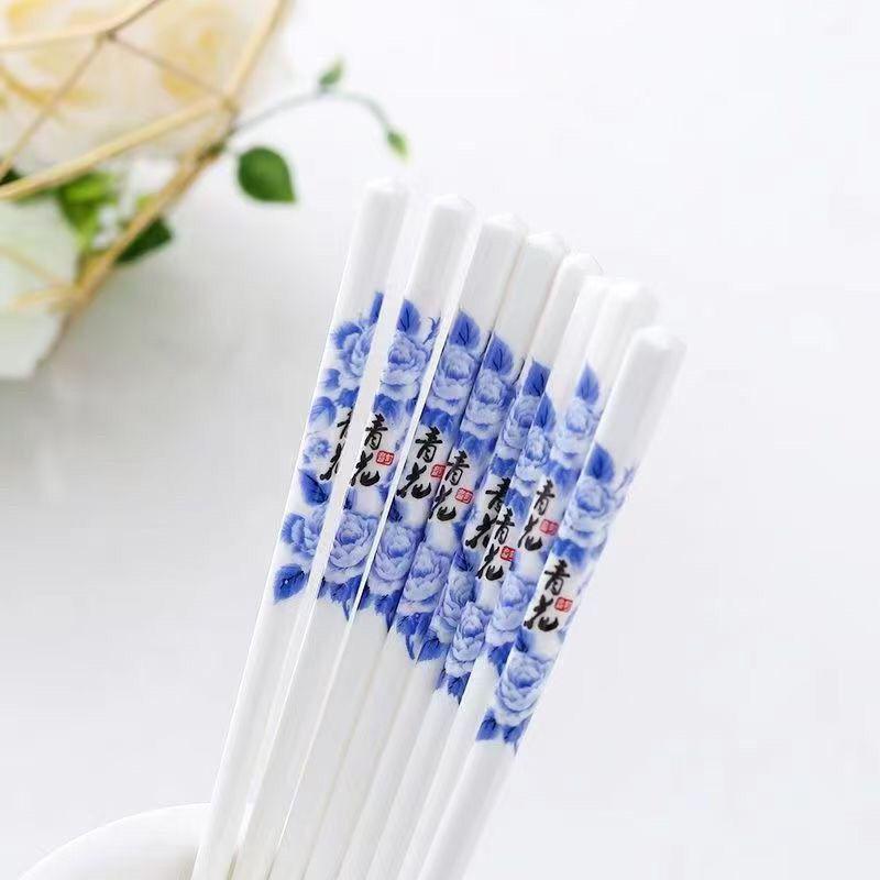 

Blue and White Porcelain Tableware Set: Mold-proof, Non-slip, High-temperature Resistant, Easy to Clean.