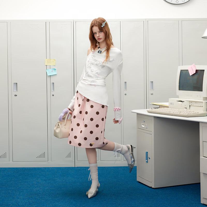 UNIFREE Spring 2026 Asymmetric Shoulder Letter Rhinestone T-shirt