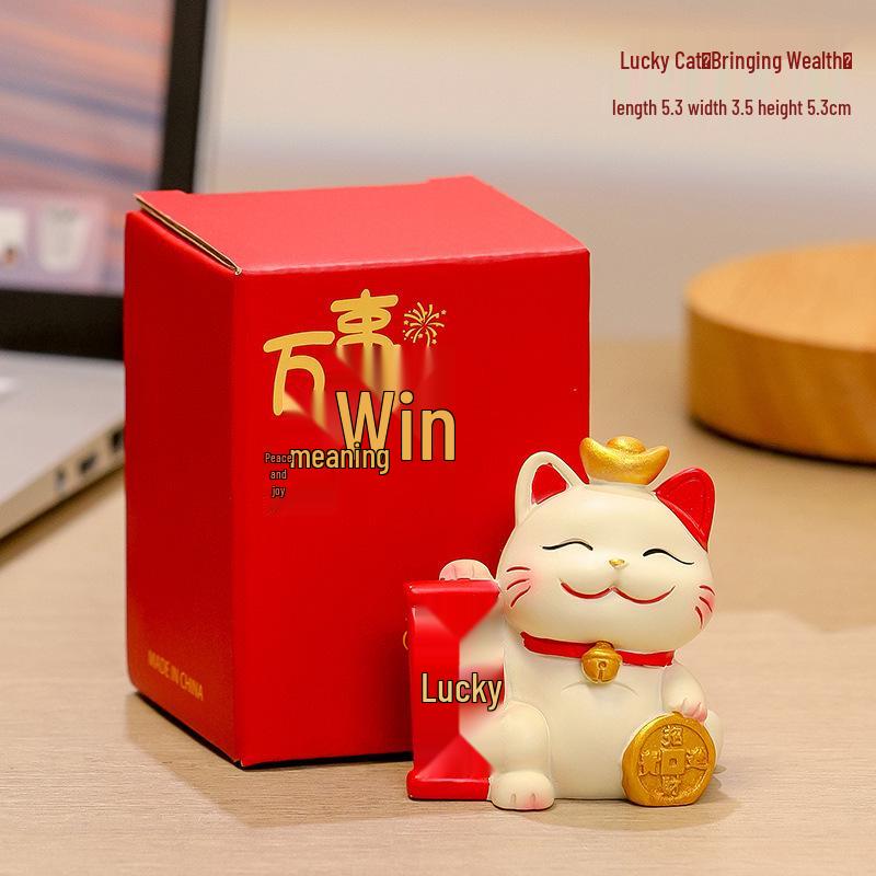 Handmade Resin Lucky Cat Figurine: Cute Desk Decoration and Creative Office Gift 2025