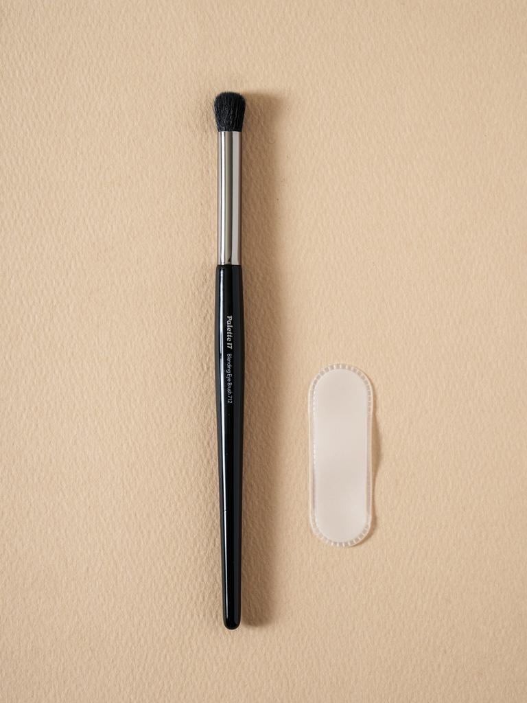 Palette 17 Blending Eye Brush