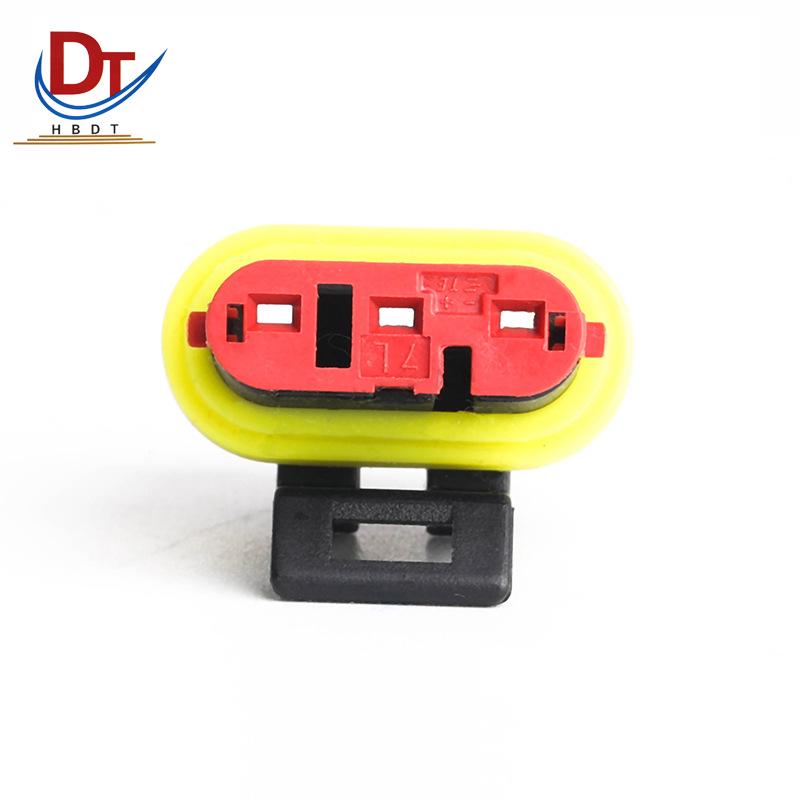 3-Hole Automotive Wiring Harness Connector with Plastic Sheath 3-hole 1.5-21