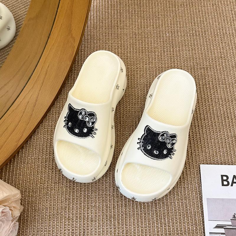 Klapki damskie na grubej podeszwie podwyższającej, jednosłowne, do noszenia wiosną i latem 2025, nowe buty z dziurkami, urocze małe klapki plażowe, fajne