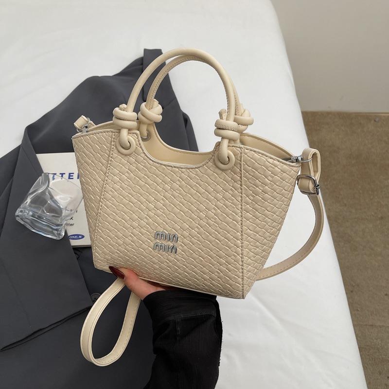 Niche woven bags women's new summer versatile messenger bags fashion handbags bucket bags