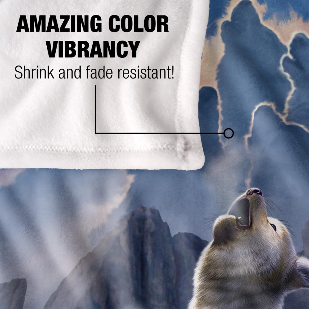 JQ Licensing Jlo Silky Howling Wolf Supersoft Blanket