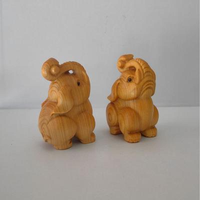Kleine Holz Elefantenstatue Tierornament 2,36" Mini Niedliche Holzfiguren Handwerk Büro Heimdekoration Glücksbringer