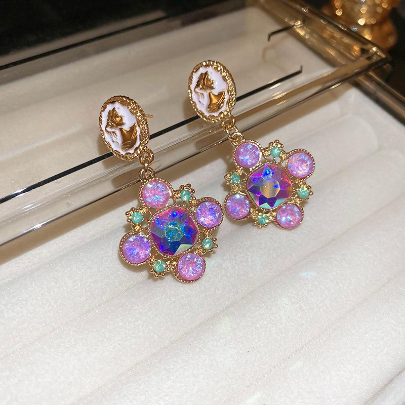 Elegant Zircon Geometric Flower Jewelry Set: Luxury Necklace & Stud Earrings