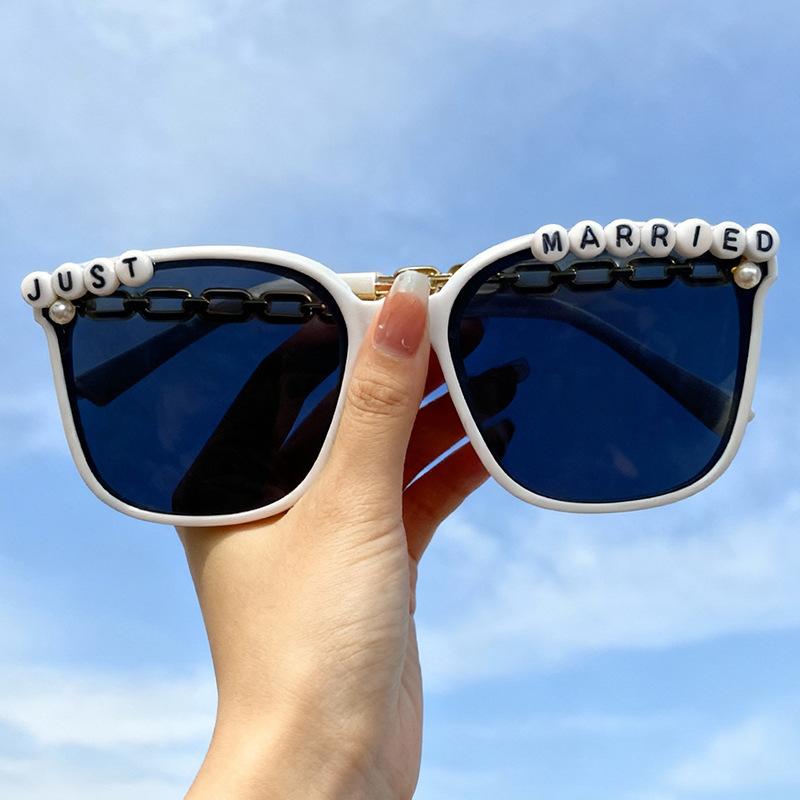 

Just Married Sunglasses Rhinestone Beaded Design UV400 Lenses Trendy Shades for Wedding Photos & Honeymoon Vacation KJ077