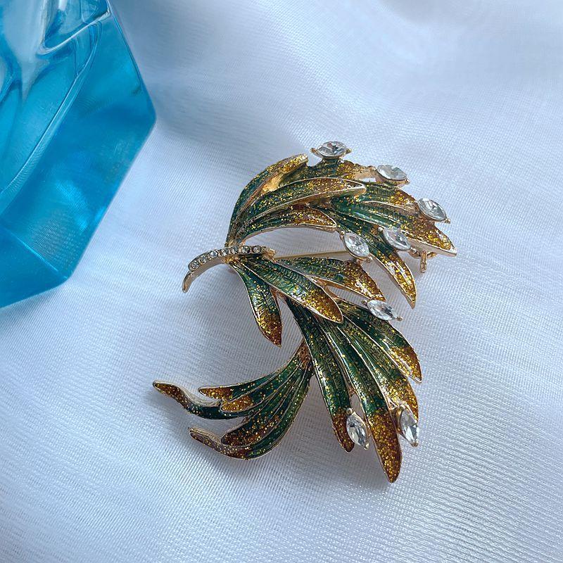 

Peacock Tail Pin Brooch Gradient Color Enamel Color Drop Oil Retro Rhinestone Men S And Women S Pin AccessoriesRetro Drop