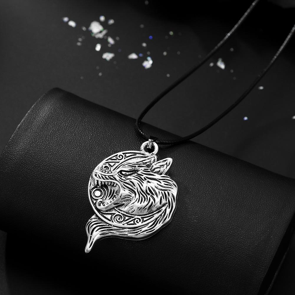 Retro Viking Wolf Head Pendant Necklace for Men - European & American Punk Jewelry