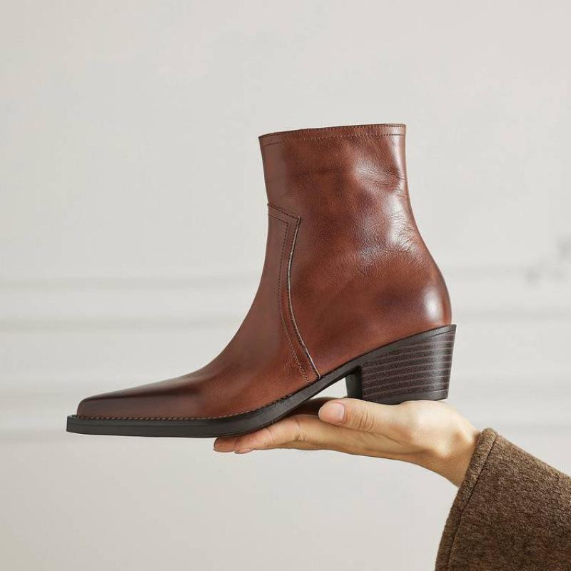 Versatile Pointed Large Size Women's Boots Medium Heel Leather Women's Leather Boots Autumn and Winter Rubber Non-slip Square Heel Medium Tub