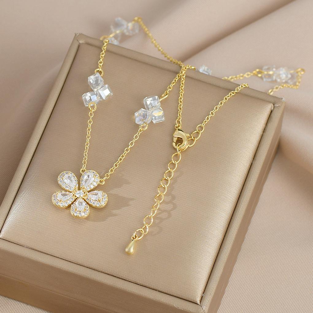 Woman Sweater Necklace Flower Pendant Chains Fashion Adjustable Copper Decor Birthday Decorations Jewelry for Jewelries