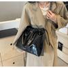 IELGY Niche Design Underarm Bag Simple Casual All-Match Chain Shoulder Messenger Bucket Bag