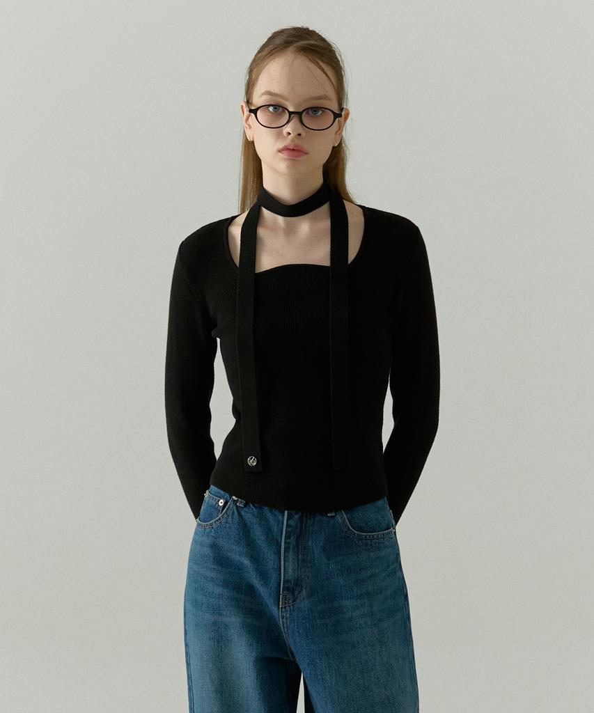 OSTKAKA Wool Blended Wave Neck Pullover Black