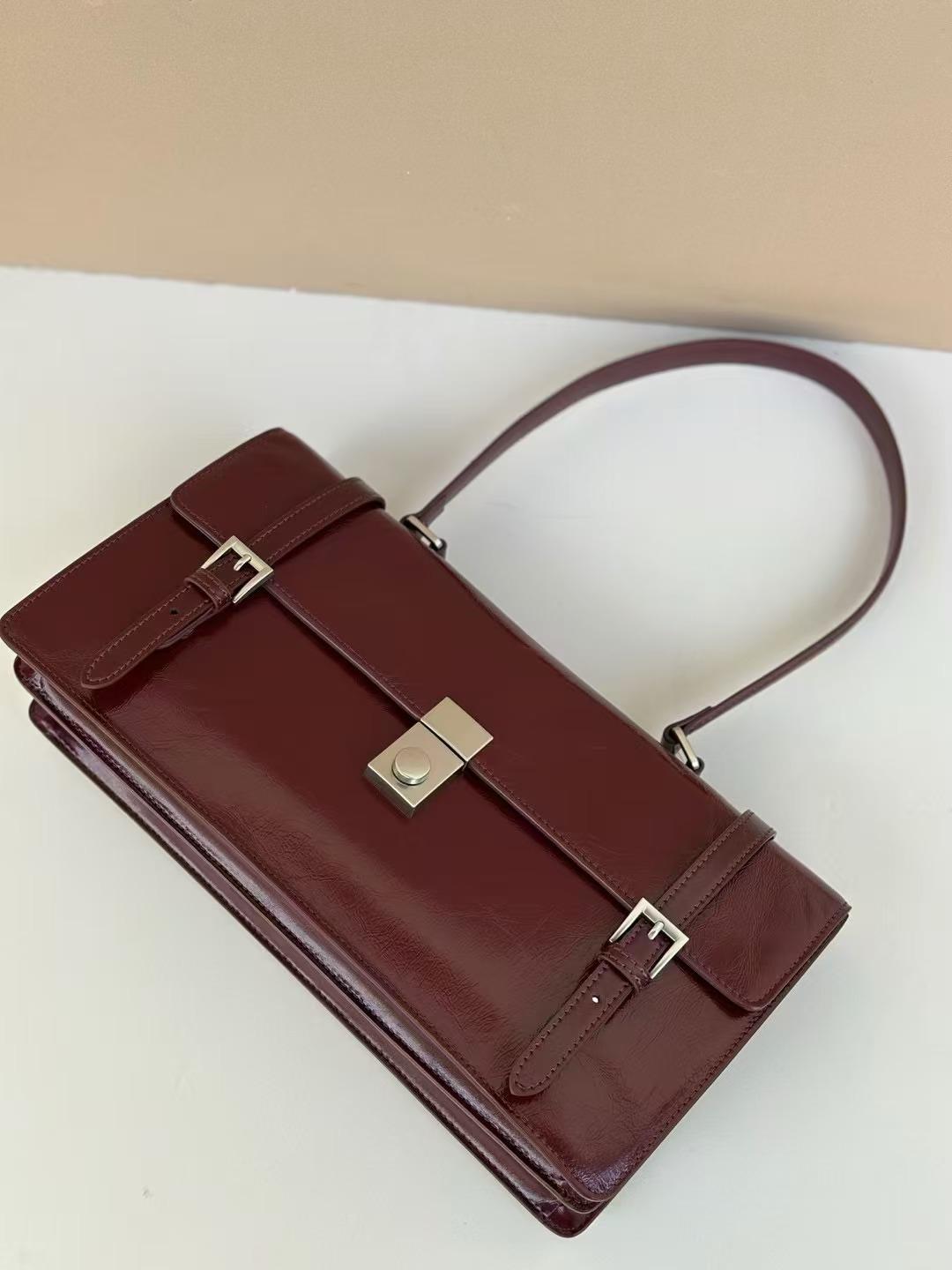 

Новая модная кожаная локомотивная портативная женская сумка подмышкой с замком-органом, женская сумка через плечо 33*9*17CM