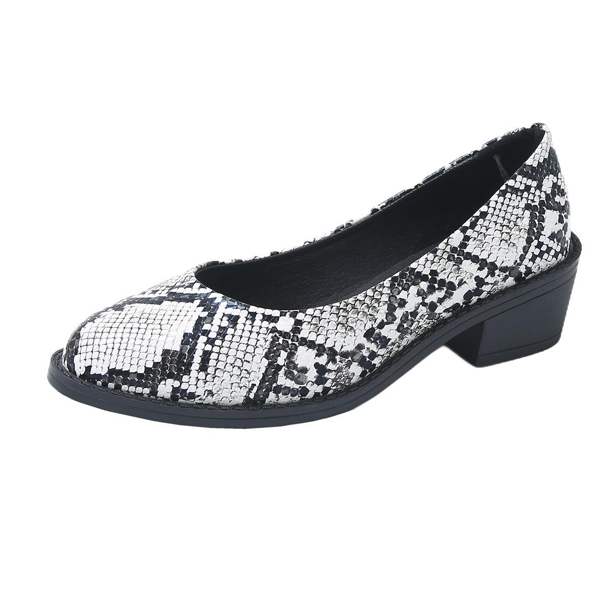 

Женские туфли-одиночки на среднем каблуке с круглым носком, импортные, новинка 2025 года, весенний узор со змеиным узором, светло-розовый, большого размера, женские туфли 38 белый