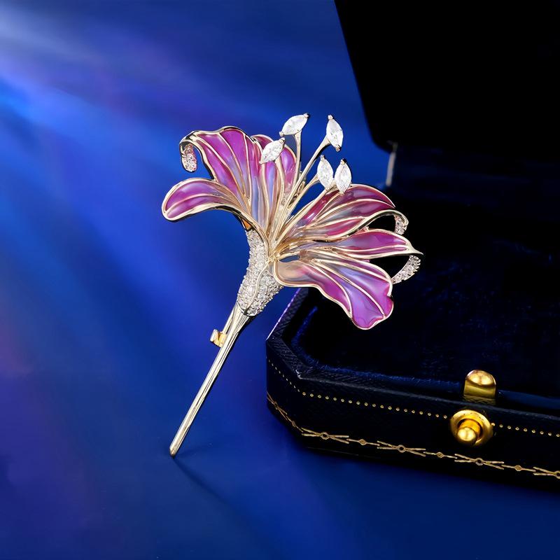 Vintage Peony Pearl Fan Brooch: Elegant Retro Flower Pin for Women’s Suits