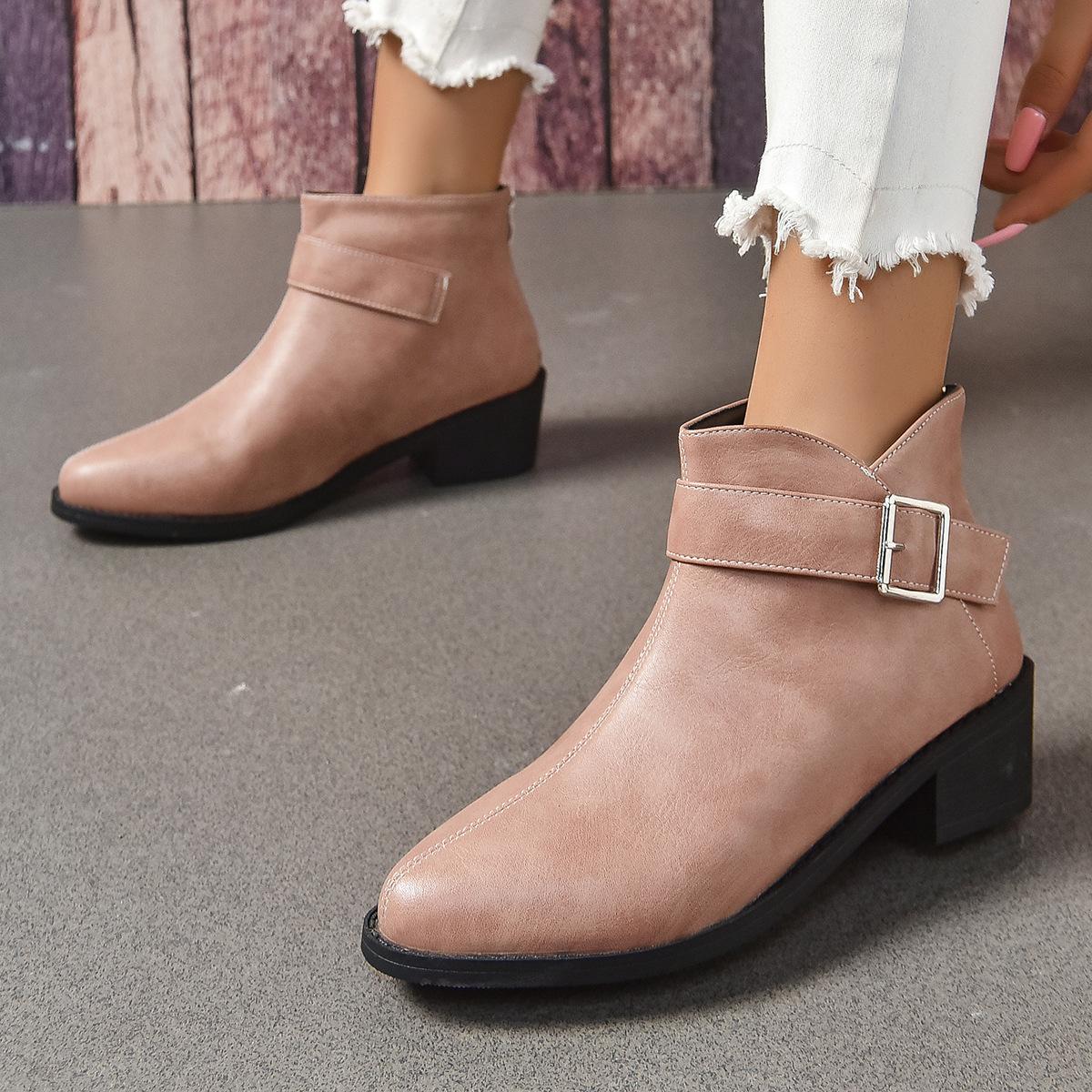 

Женские короткие ботинки европейского и американского образца с плоской подошвой 2024 года, новые, мягкие, кожаные, простые, с толстым каблуком, с пряжкой на ремне, удобные женские ботинки 43 розовый