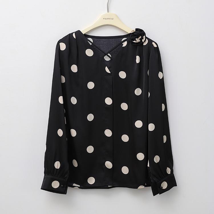 

Женский атласный топ с V-образным вырезом и принтом в горошек, весна/лето 2025 One Size чёрный