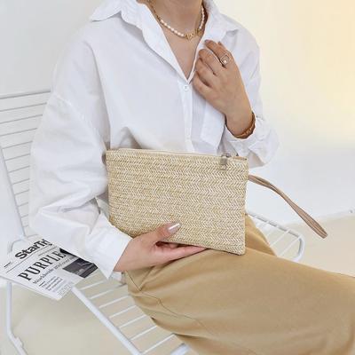 Bolso de mano bohemio tejido para mujer, estilo informal, para playa, verano, color liso, pequeño, blanco y beige, ideal como regalo.