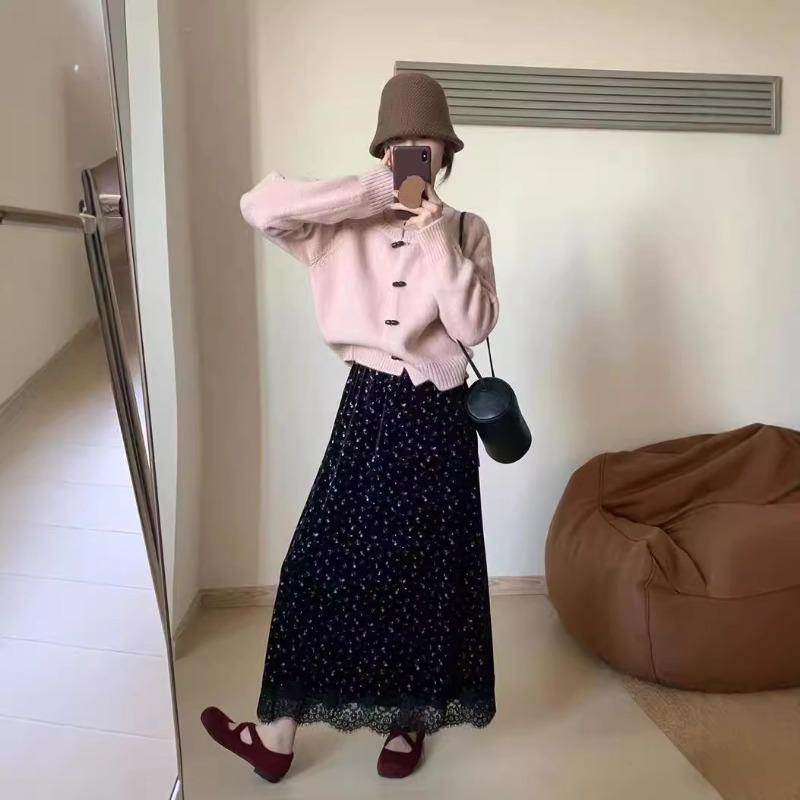 New retro horn button sweater jacket for women's casual simple crew neck cardigan jacket for women