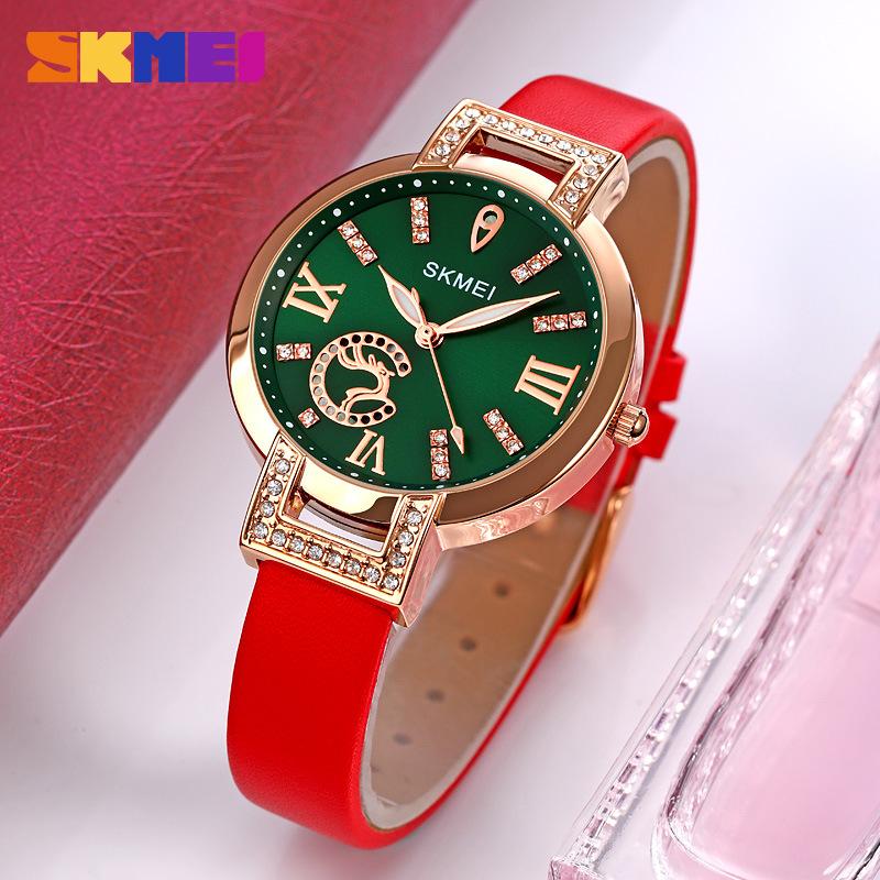 New Fashion Christmas Elk Ladies Watch Hot Sale Diamond Elegant Style Schoolgirl Belt Quartz Watch