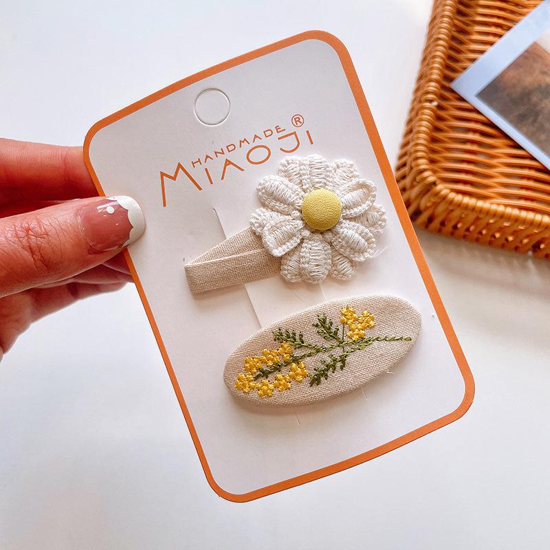 2pcs Fabric Embroidery Hairpin Korean Version of Children's Girls Bangs Broken Hair Headwear Girls Kids Hair Accessories