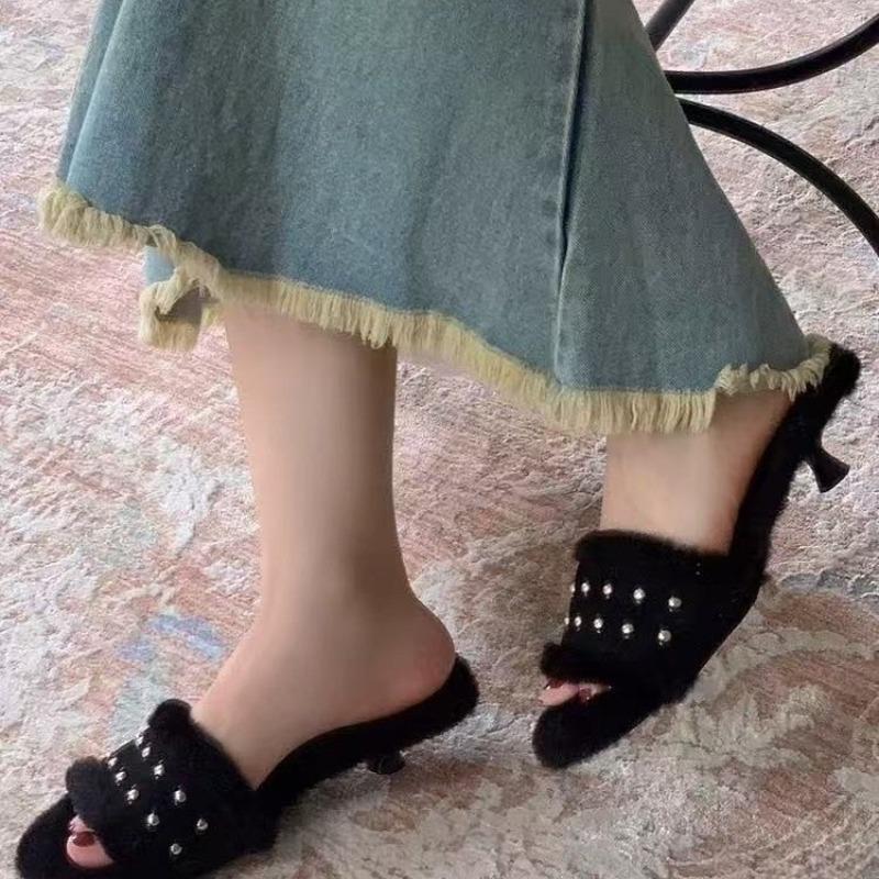 Fashion Low Heel Flip Flops Autumn New Round Head Open Toe Rivet Fluff Soft Bottom Anti-slip Wear-resistant Cotton Mops