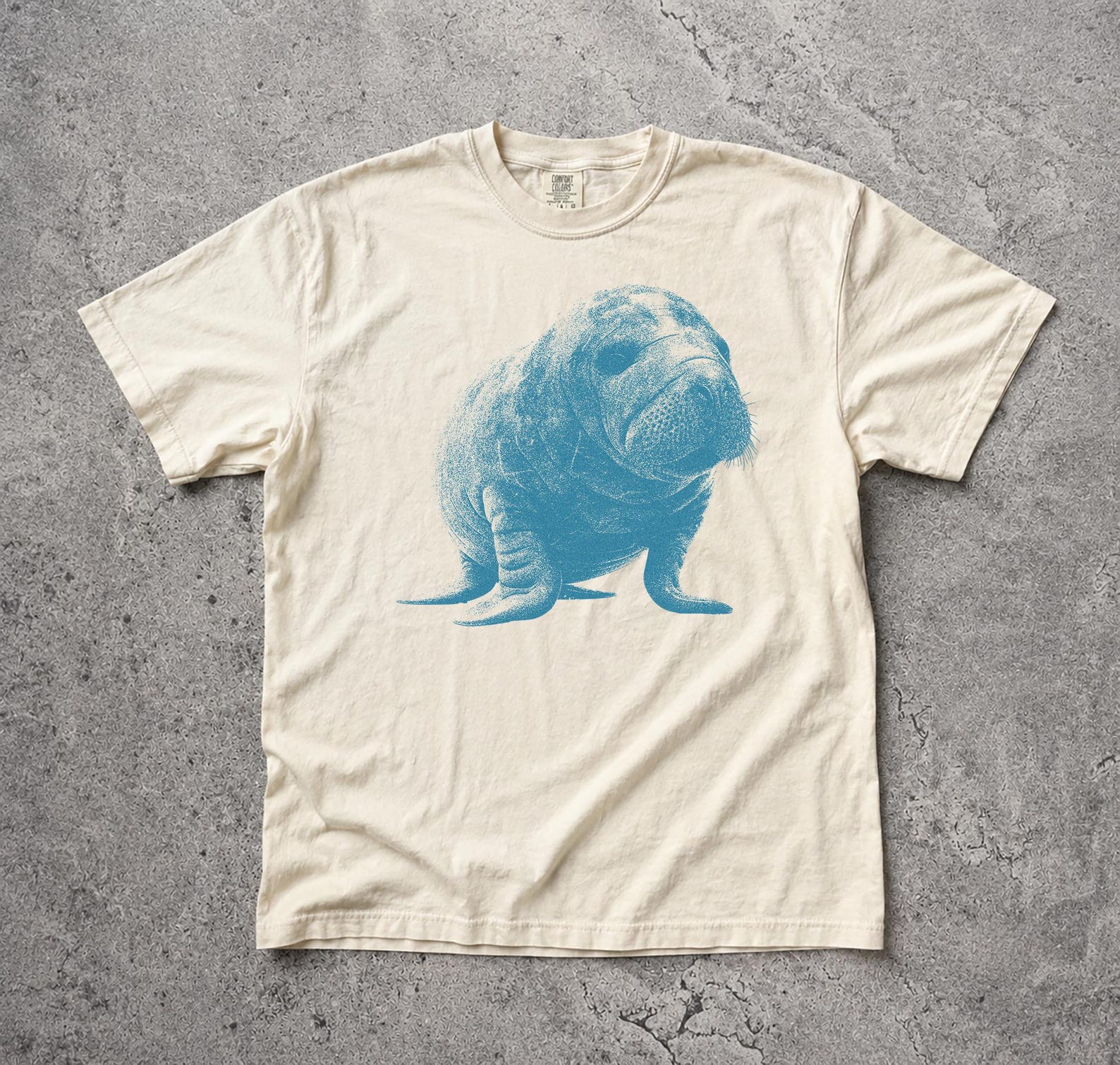 Vintage Manatee T-Shirt, Retro Sea Cow Graphic Tee, Ocean Animal Lover Gift L