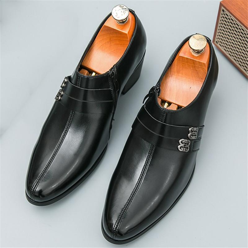 Neue Britische Herren Spitzschwarze Absatzsteigernde Lackleder Schuhe Männliche Hochzeitsanzug Formelle Schuhe Zapatillas Hombre