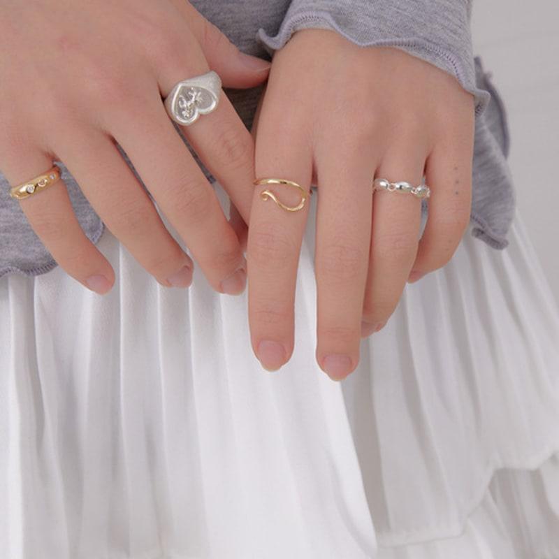 Fillow Antique Ruffle Ring