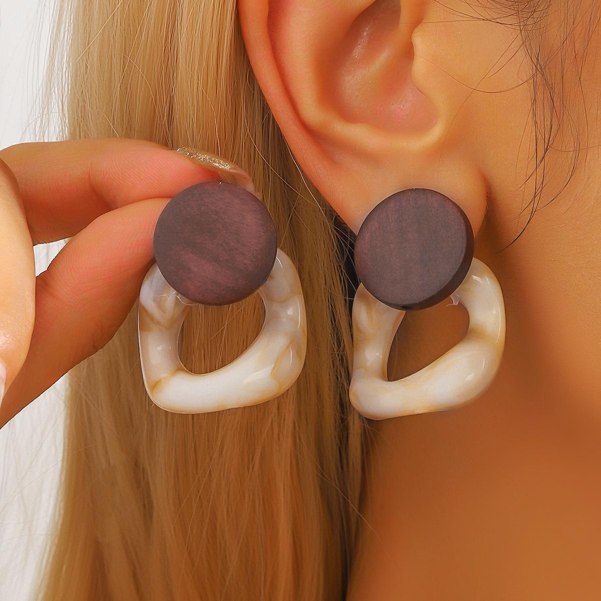 

Богемные геометрические круглые серьги женские высокие чувственные преувеличенные атмосферные серьги в виде бревна ретро литературные деревянные серьги