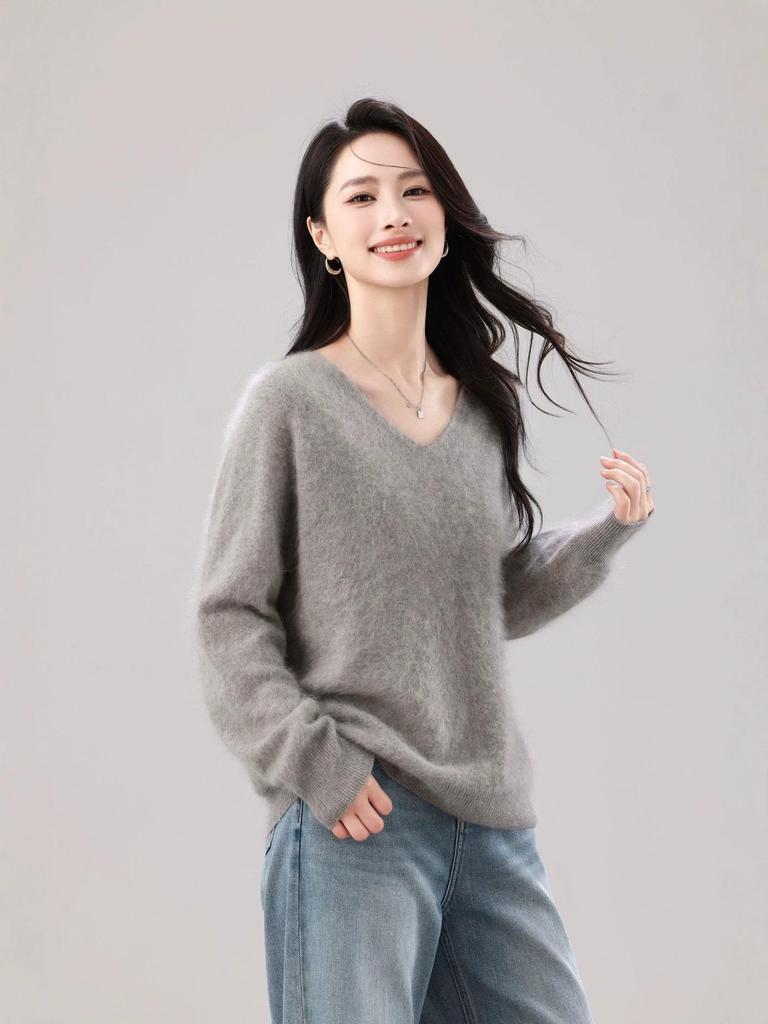 Women's 26-Year Brush V-Neck Sweater: 5% Cashmere, 5% Silk, 90% Australian Wool - Seamless and Versatile