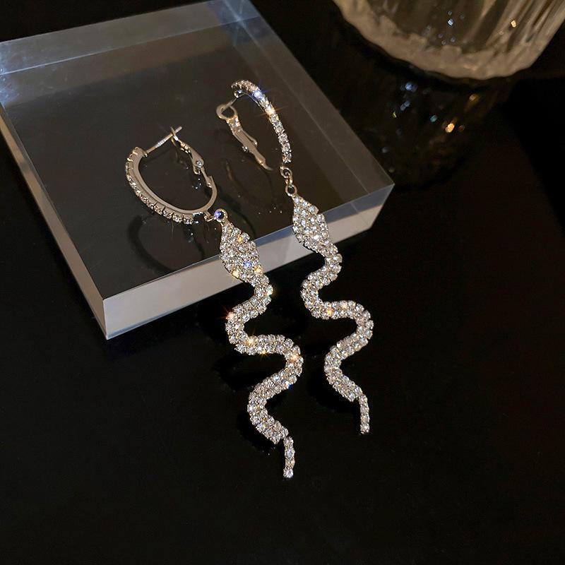 Orecchini Pendenti Fiore Nappa Ago d'Argento Diamante e Perla - Moda Francese, Lusso di Alta Gamma Design di Nicchia