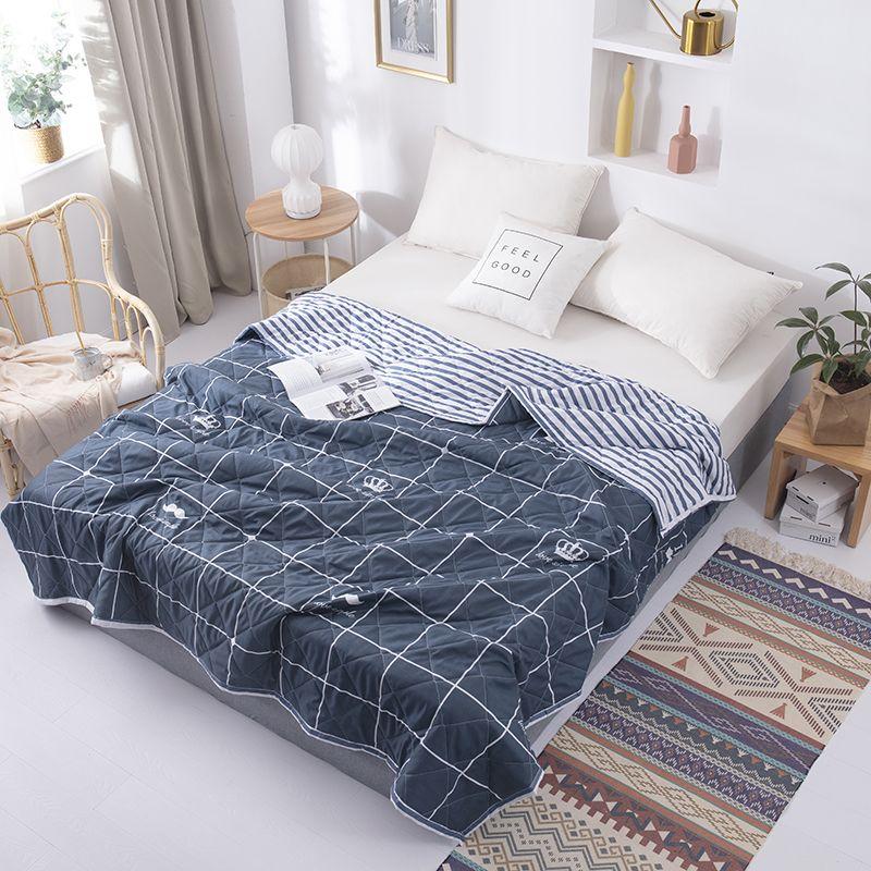 

Охлаждающие одеяла Гладкое одеяло с кондиционером Легкое летнее одеяло Ощущение прохлады Благоприятное для кожи Дышащее 140*200cm