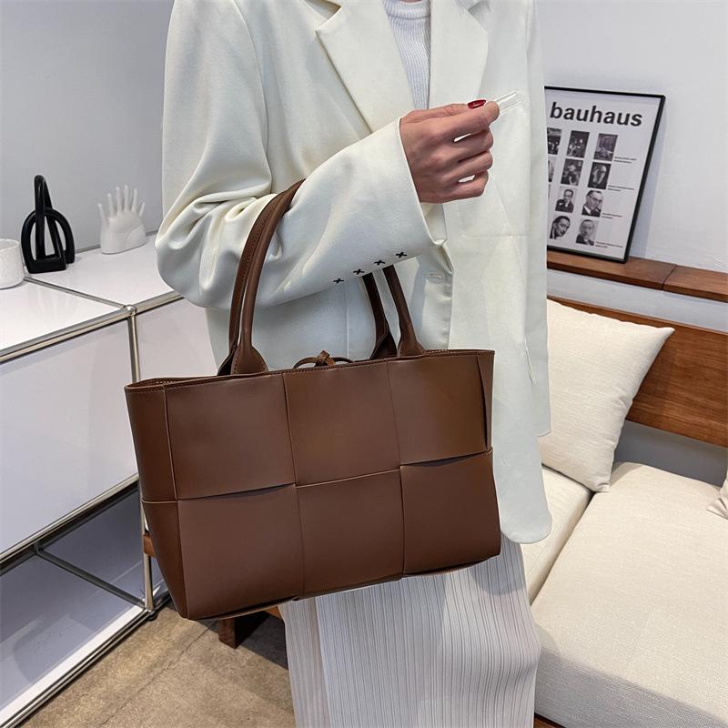 Large bag women's new textured shoulder bag large capacity woven tote bag portable women's bag