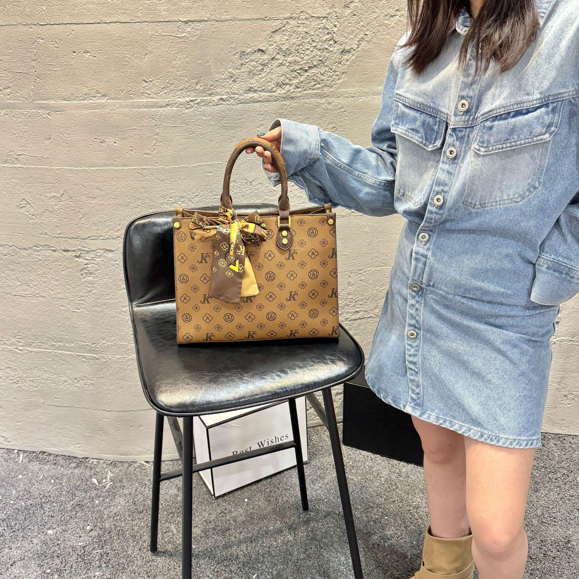 

Универсальная сумка, роскошная европейская станция, большая вместимость, портативная сумка-тоут, женская, новая 2025, на плечо, для поездок на работу, практичная